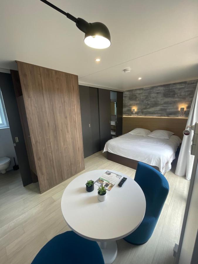 Camp'Hotel Mamers Buitenkant foto
